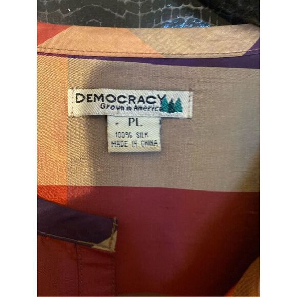 Democracy women’s 100% silk plaid button down top/petite March - Picture 4 of 4